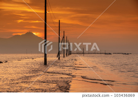 Nagabeda Kaidokoro hidden in the high tide and evening scenery 103436869