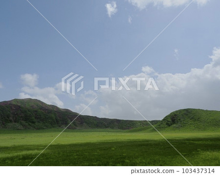 Aso Kusasenri 攀登霧島 Miyamakirishima 山頂 從山頂眺望絕景 Aso Kusasenri 攀登霧島 Miyamakirishima 山頂 從山頂眺望絕景 103437314