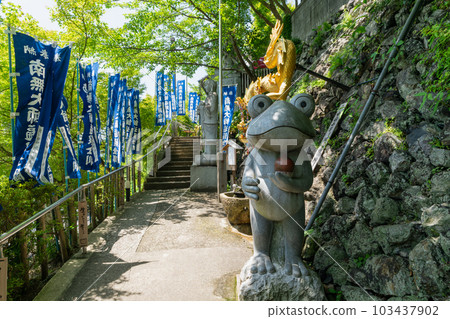 《福岡縣》Kogaeru Temple Shingon Buddhist Omuro school Ruriyama Shoboji 103437902