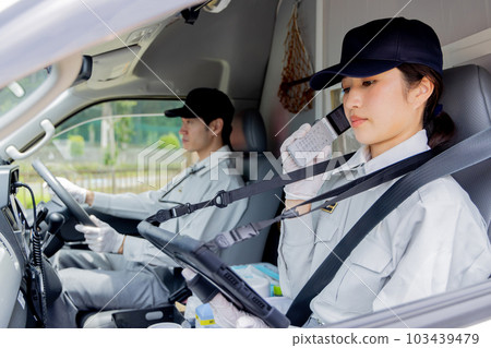 Paramedics looking for hospital reception 103439479