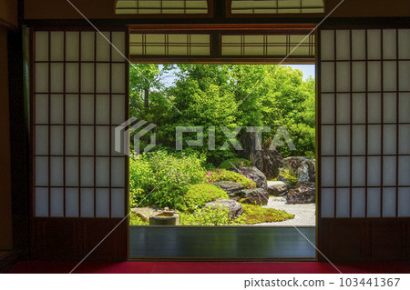從彌生軒看到的建仁寺別寺靈源院(京都府京都市東山區) 從彌生軒看到的建仁寺別寺靈源院(京都府京都市東山區) 103441367