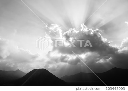 Mt. Batou and the magnificent sky (monochrome) seen from Chemororawang, the tourist base of Mt. Bromo 103442003