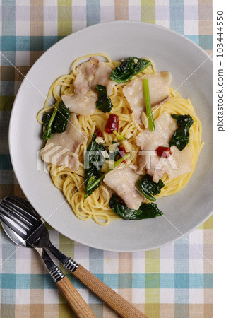 Pork Belly and Spinach Pasta Pork Belly and Spinach Pasta 103444550