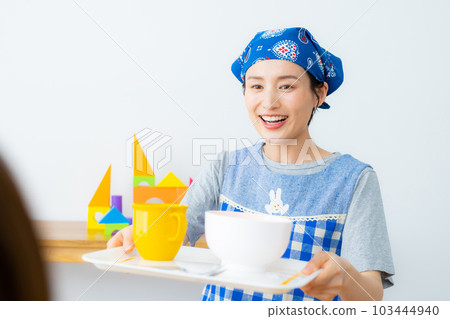 Nursery school lunch nutritionist 103444940