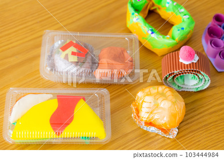 Nursery school craft work shop 103444984