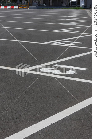 Line of parking lot for large vehicles at Saitama Shintoshin Bus Terminal 103450506