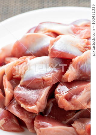 雞胗(胗)。 (垂直構圖) 雞胗(胗)。 (垂直構圖) 103451339