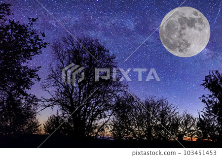 Blue Moon. Super Full moon august. Moon bright. Stars. The background full of stars in the galaxy. Horizontal photography. Galaxy. Luna azul. Blue Moon. 30 - 31 August supermoon 2023. 103451453