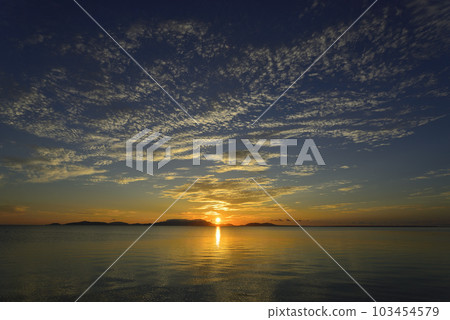 Kohama Island, Okinawa Prefecture Beautiful sunrise and sunrise at Tumar Beach 103454579