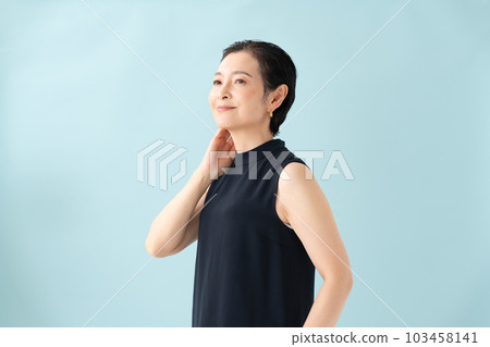 中年女人肖像 103458141