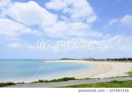 Beauty sun beach 103463336