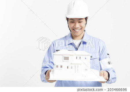有建築模型的男性工作者 103466696