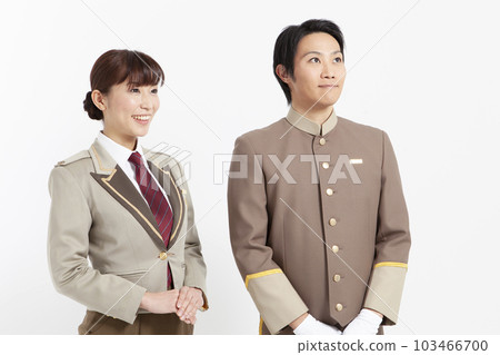 穿制服的男女畫像 103466700