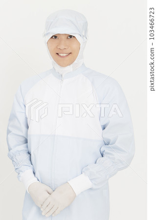 一個穿著防護服的男人的肖像 103466723