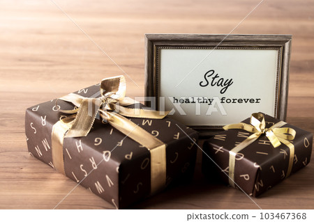 chic wrapping paper