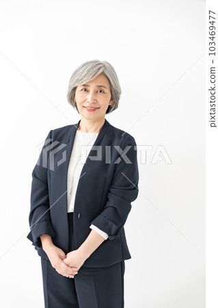 女商人灰色頭髮西裝 103469477