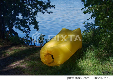 Inflatable air lounger for relaxation 103469559