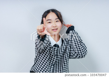 微笑著跳舞的女孩 微笑著跳舞的女孩 103470047