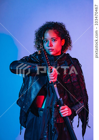 Portrait of a foreign woman who draws a sword Portrait of a foreign woman who draws a sword 103470467