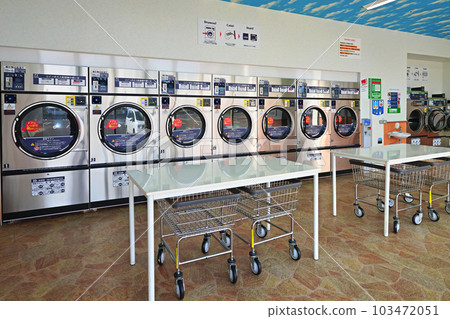 帶滾筒洗衣機的投幣洗衣機 103472051