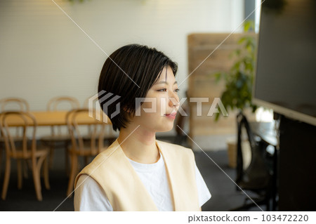 Office ladies 103472220