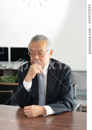 商務老人擔心 103472855