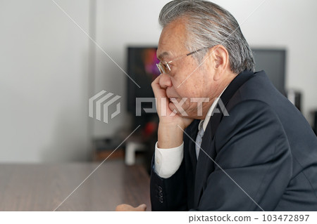 商務老人擔心 103472897