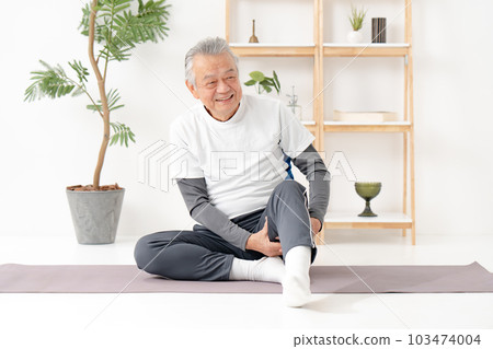 伸展肌肉疼痛高級 103474004