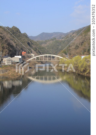 愛媛縣西予市野村町船戶橋和船戶川橋 103476352