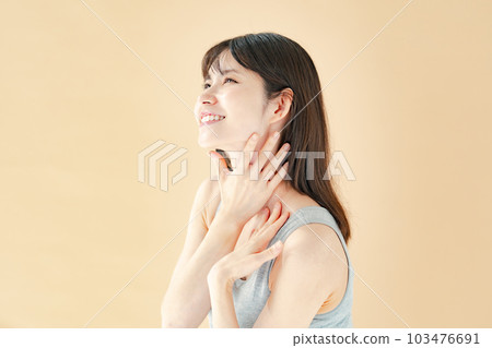 Beauty lymphatic massage 103476691