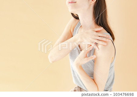 Beauty lymphatic massage 103476698