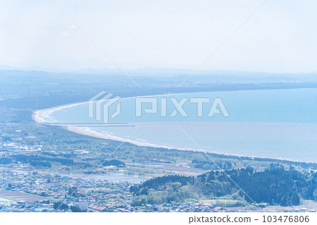 從關峰山眺望片神市的地形 從關峰山眺望片神市的地形 103476806