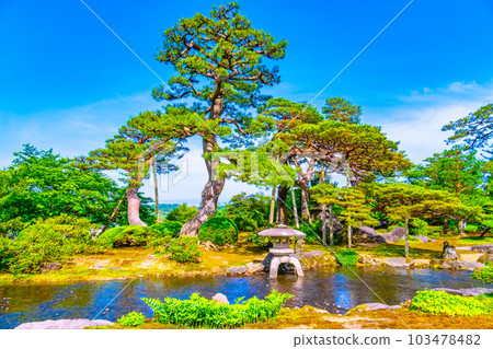 兼六園松曲水 103478482