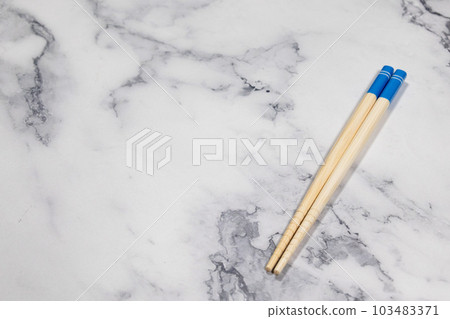 chopsticks  103483371