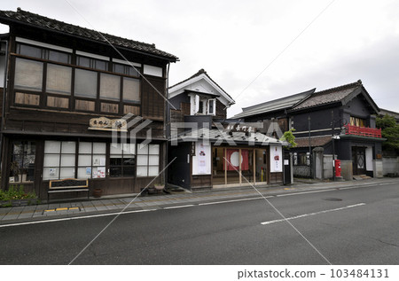 Nanukamachi Street 103484131