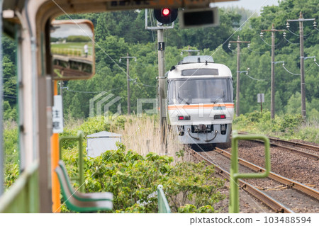 [Ise Line] Limited Express Nanki running on the double-track section 103488594
