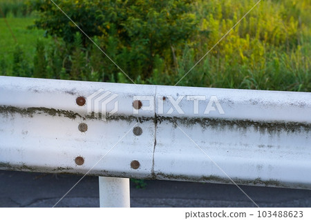 Old guard rail 103488623