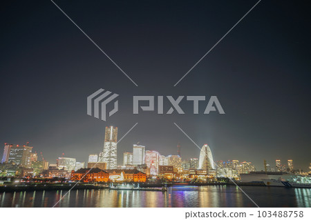 Minato Mirai辦公室整棟建築亮起 Minato Mirai辦公室整棟建築亮起 103488758