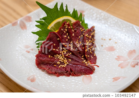 [#美食] 鯊魚心刺身 103492147