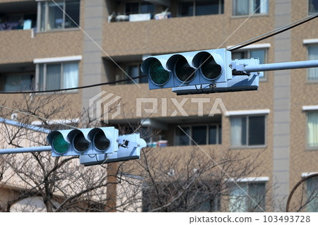 Traffic light 103493728