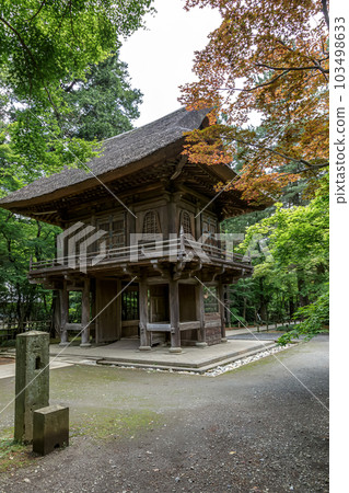 The temple gate, the symbol of Heirinji Temple, which retains the vestiges of Musashi Province 103498633