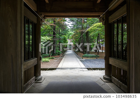 從平輪寺的象徵——正門看正門 從平輪寺的象徵——正門看正門 103498635