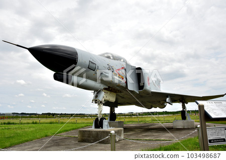 F-4EJ戰鬥機在茨城機場展出 F-4EJ戰鬥機在茨城機場展出 103498687