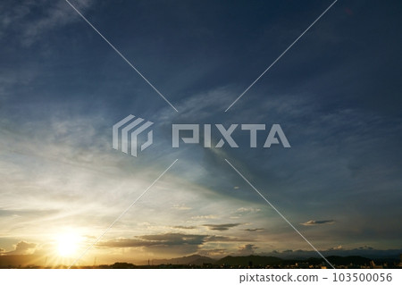 Summer morning sky with various clouds・Sky main・Wide angle・220730am 103500056