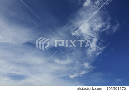 夏日清晨的天空,白雲在藍天中蔓延・Sky main・220730am 夏日清晨的天空,白雲在藍天中蔓延・Sky main・220730am 103501870