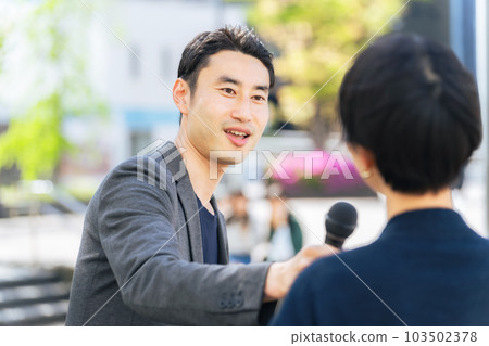 記者街頭採訪 103502378