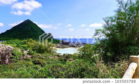 Futamigahama and the sky with the Izena Castle ruins visible 103503789