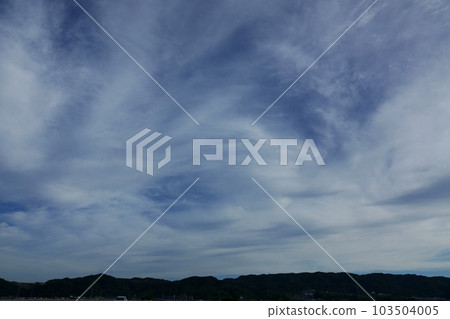夏日清晨的天空,白雲在藍天中蔓延・Sky main・220730am 夏日清晨的天空,白雲在藍天中蔓延・Sky main・220730am 103504005