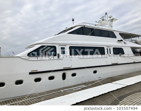 Gunkanjima is a small island located about 20 kilometers from Nagasaki Port. Until 1974, the island served as a coal mine, and more than 5000 residents called the 480 meter long, 150 meter wide island 103507494