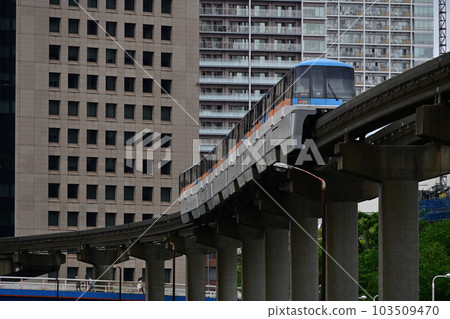 沿著芝浦西運河運行的東京單軌電車 沿著芝浦西運河運行的東京單軌電車 103509470